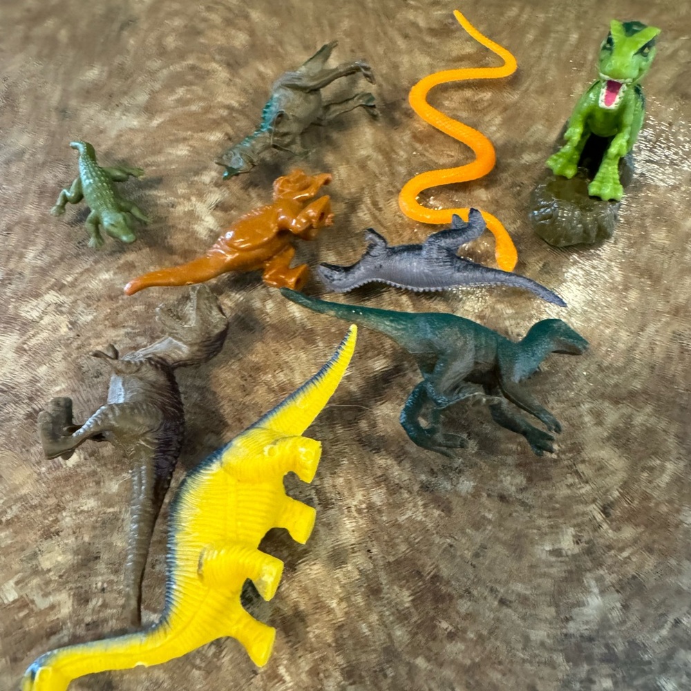 Colorful Dinosaur Reptile Toy Set